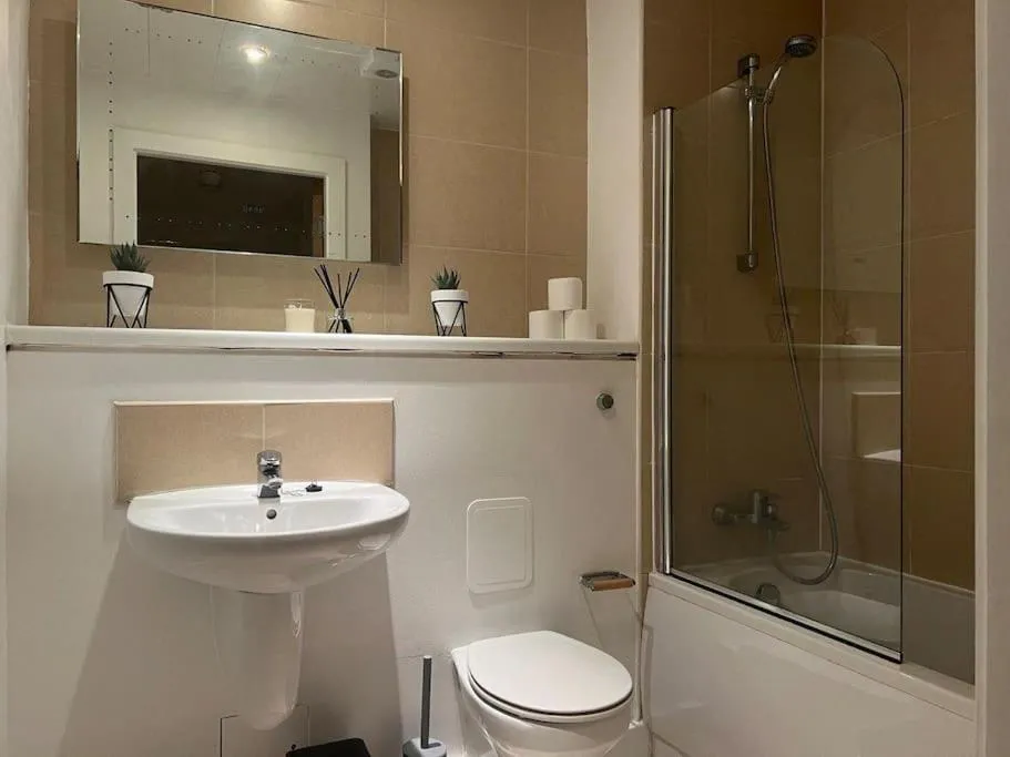Image 1 of 2 Bedroom city center apartment