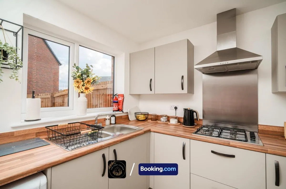 Image 2 of 3 Bedroom House By The Cosy Corner Short Lets & Serviced Accommodation Manchester With Free Parking & Hospital