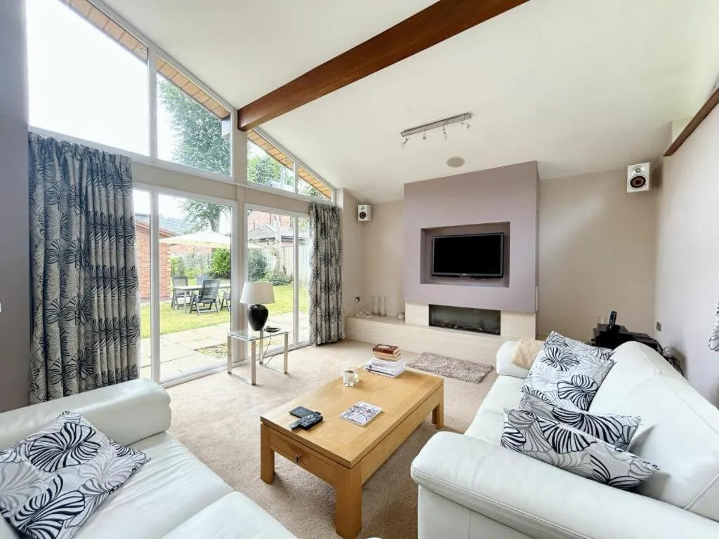 Image 4 of 3 Chatsworth Road, Worsley