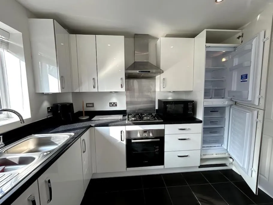 Image of 3-bedroom house close to city centre