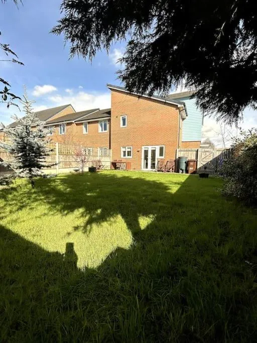 Image 6 of 3-bedroom house close to city centre