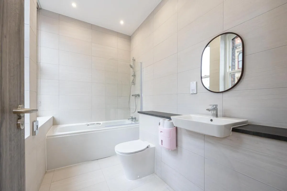 Image 2 of Amazing 1BD Apartment China Town Manchester