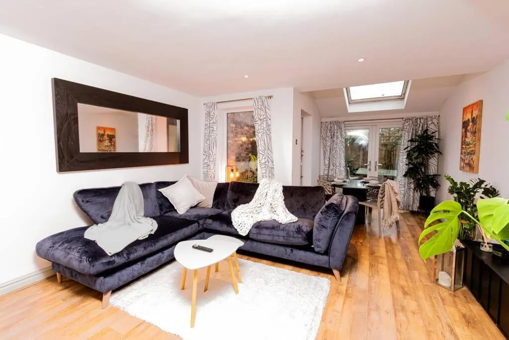 Image 6 of Beautiful West Didsbury 4BR Home