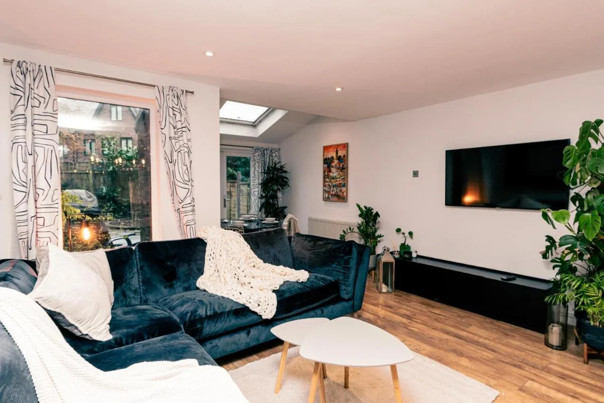Image 1 of Beautiful West Didsbury 4BR Home