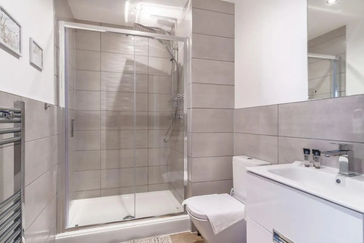 Image 2 of Bright & Spacious 1 Bed Apartment by Old Trafford