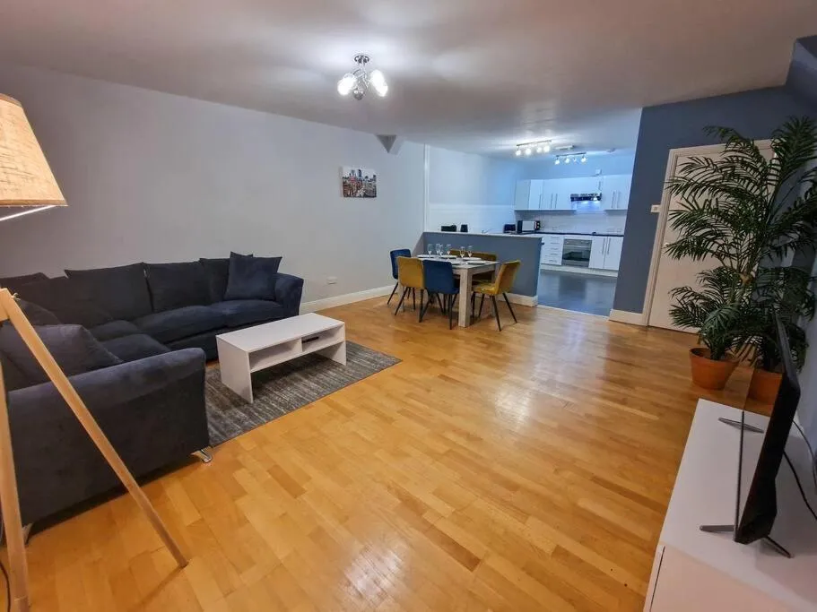 Image 3 of Canal Street Apartment