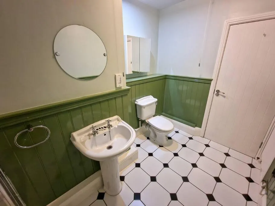 Image 2 of Canal Street Apartment