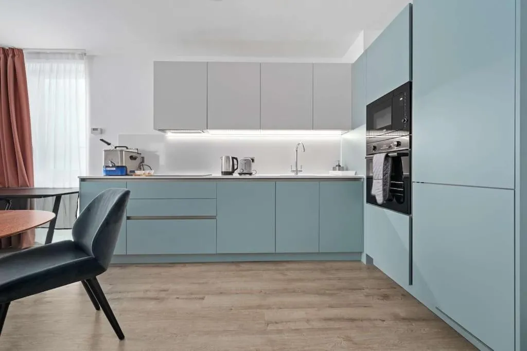 Image 3 of Central Luxurious Two Bedroom Apartment