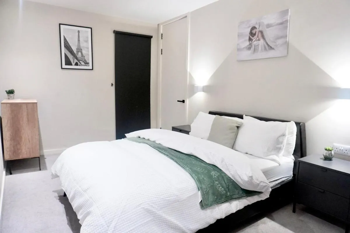 Image 6 of Central Manchester Luxury 2 Bed Apartment with Balcony