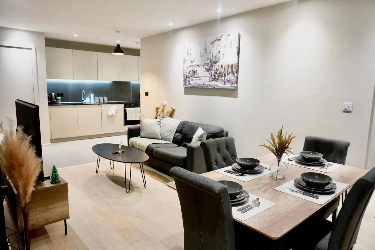 Image 2 of Central Manchester Luxury 2 Bed Apartment with Balcony