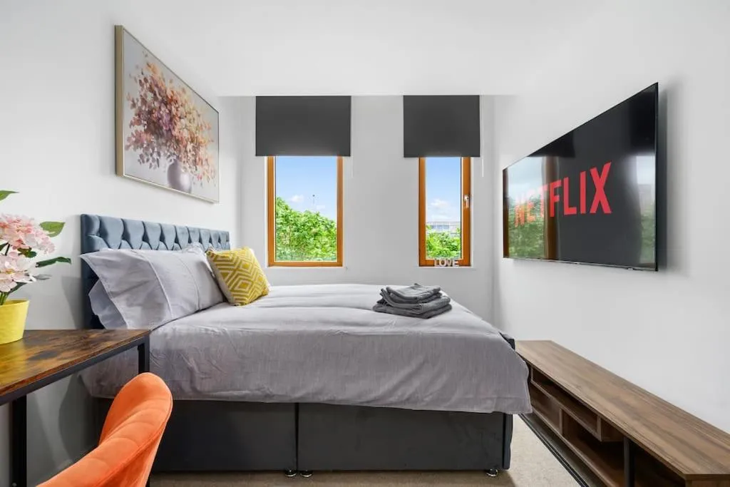 Image of Central Piccadilly Luxury Three Bedroom Apartment
