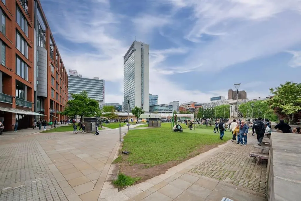 Image 5 of Central Piccadilly Luxury Three Bedroom Apartment