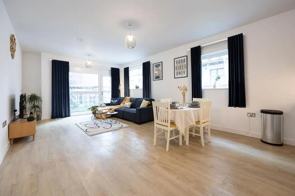 Image 3 of City Centre – Luxe 2Bed Palazzo