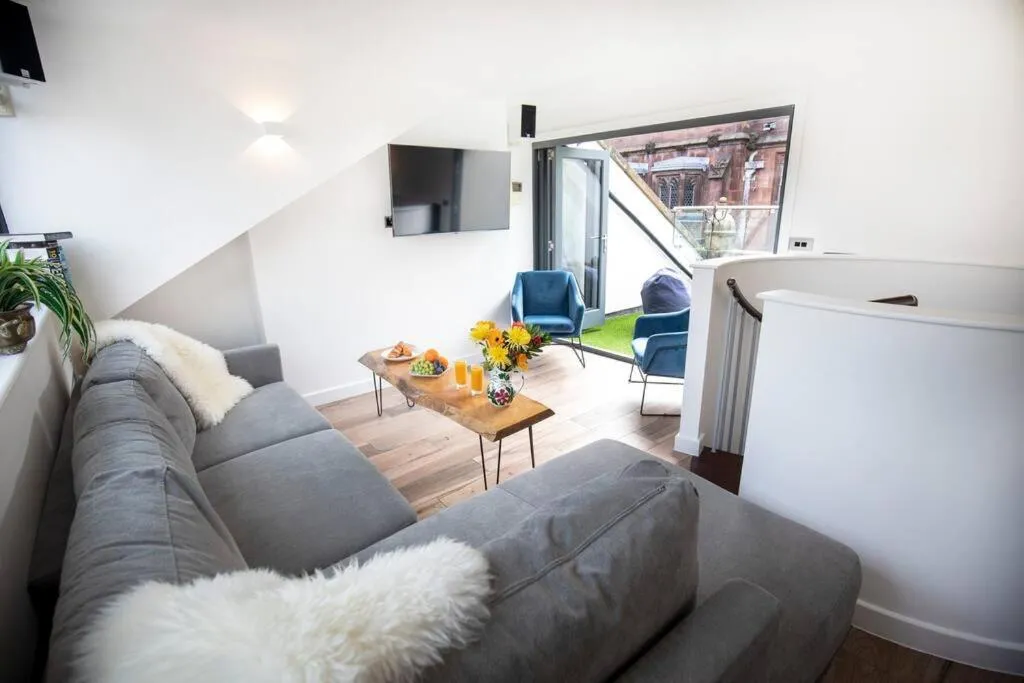 Image 4 of City SuperHost: Luxury Deansgate Townhouse