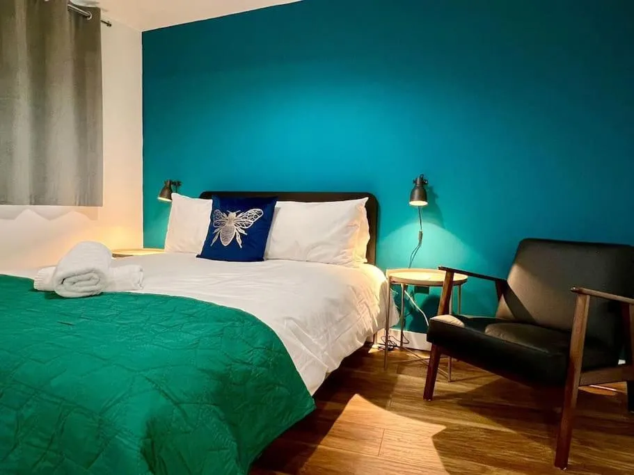 Image 5 of City SuperHost NQ & City Centre 1 BR with Parking