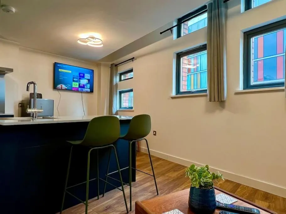 Image 3 of City SuperHost NQ & City Centre 1 BR with Parking