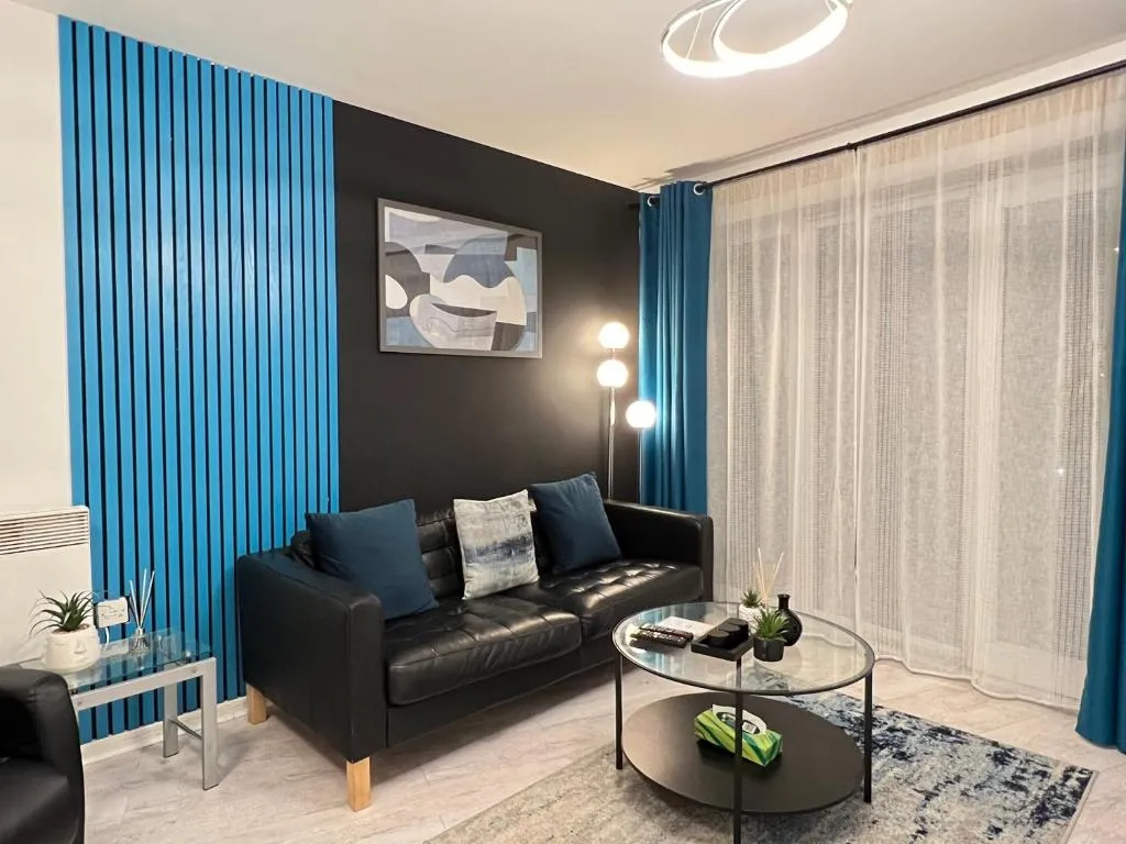 Image of Cityfront Modern Apt Near City Centre/Etihad, Free Parking