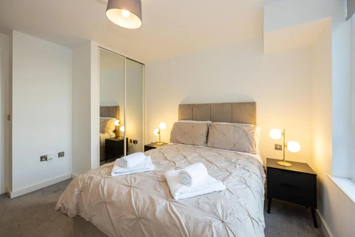 Image 1 of Contractors Accommodation NHS Temporary Relocation Weekly Monthly Rates Manchester 2 Bed Apartment