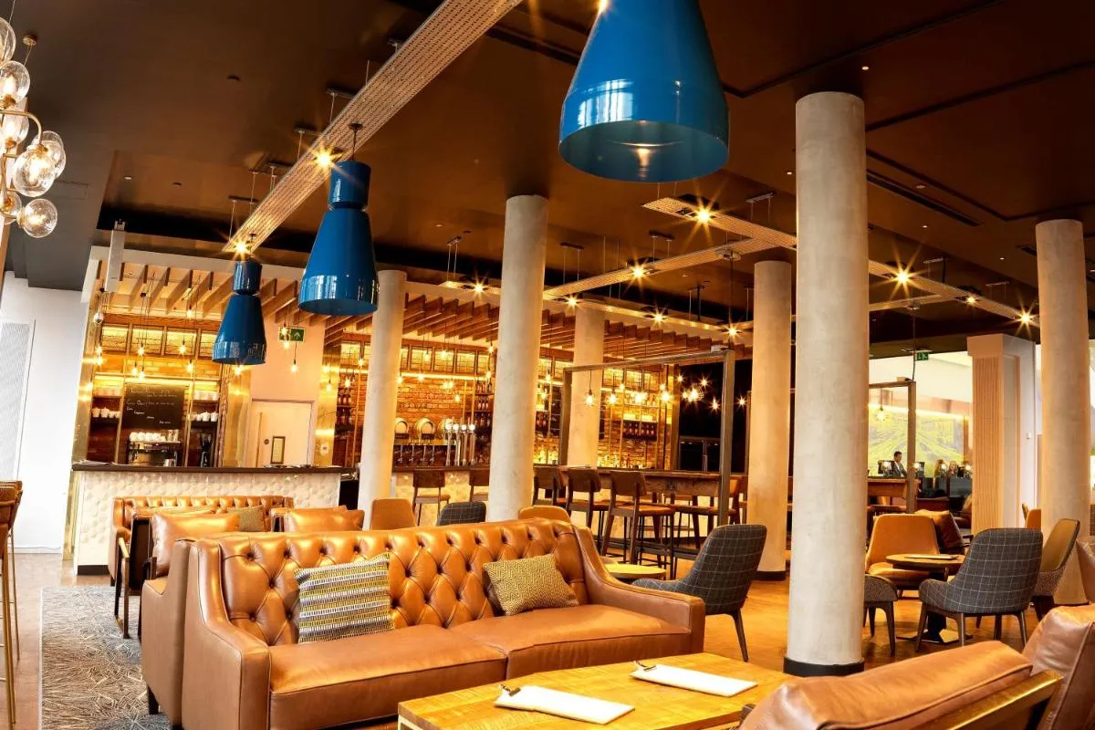 Image 2 of DoubleTree by Hilton Manchester Piccadilly