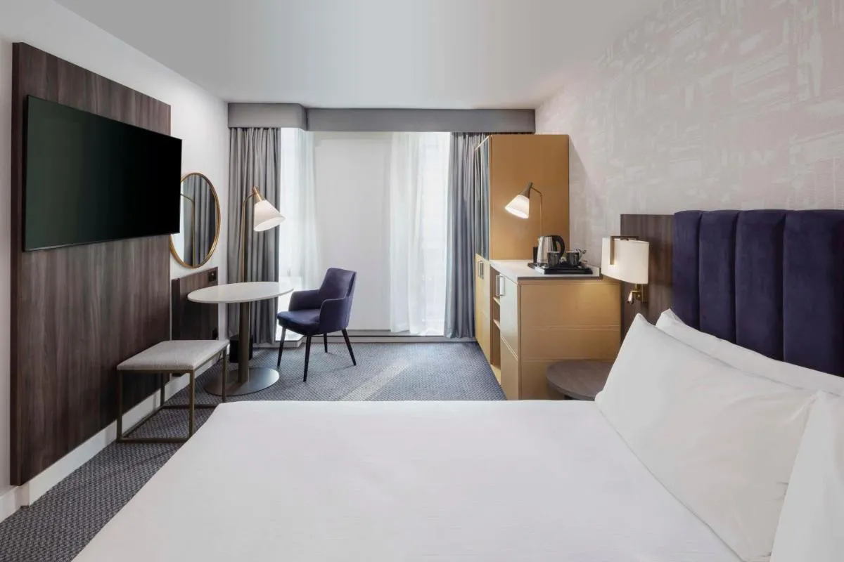 Image 1 of DoubleTree by Hilton Manchester Piccadilly