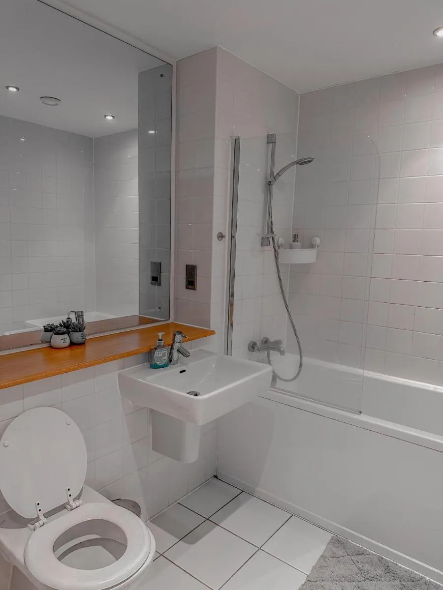 Image 3 of Entire 2BR Flat Rental in Manchester City Centre