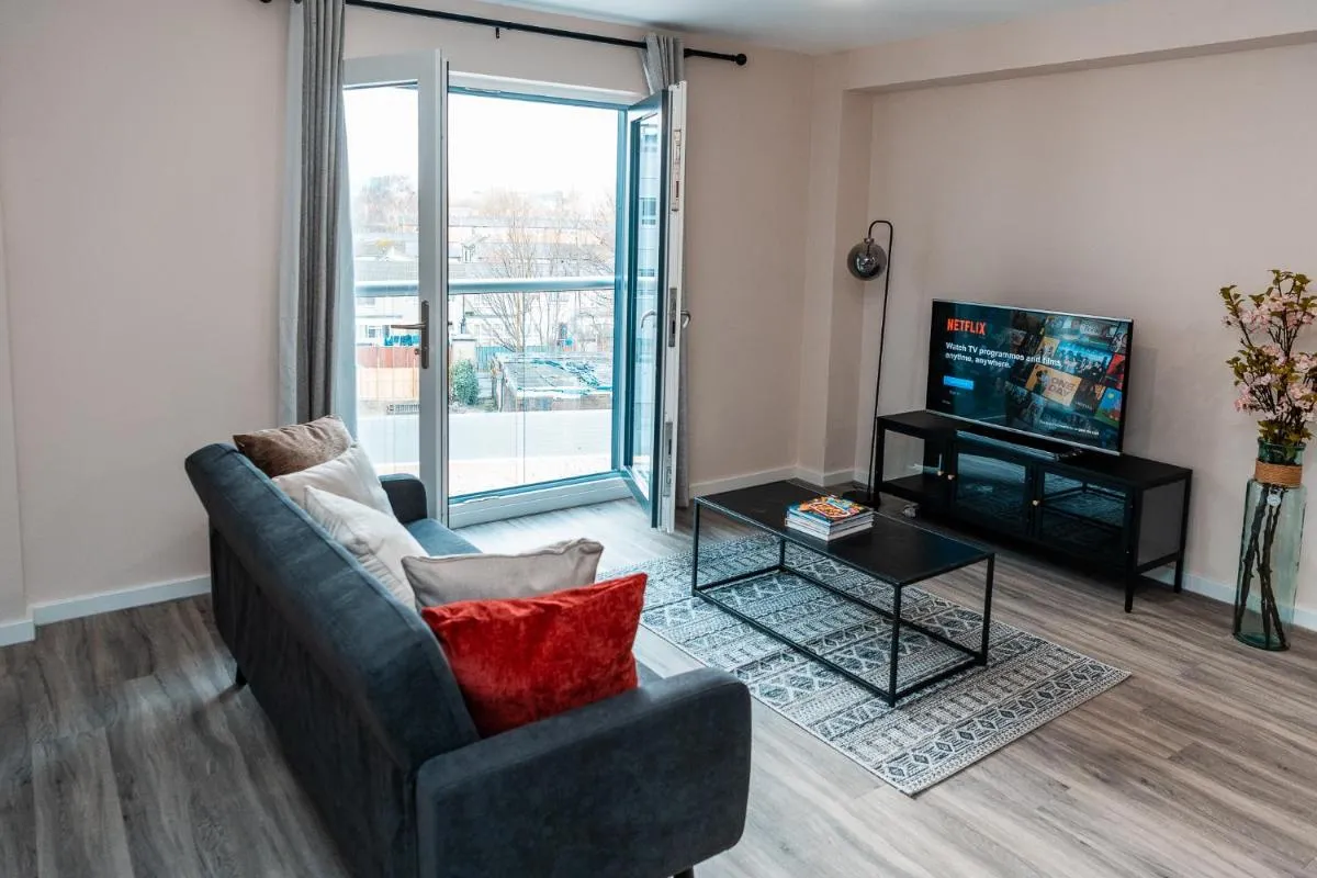 Image 3 of Entire 2 Bedroom and 2 Bathroom Apartment in Manchester City -Free underground Parking