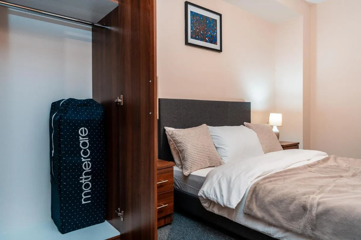 Image 5 of Entire 2 Bedroom and 2 Bathroom Apartment in Manchester City -Free underground Parking