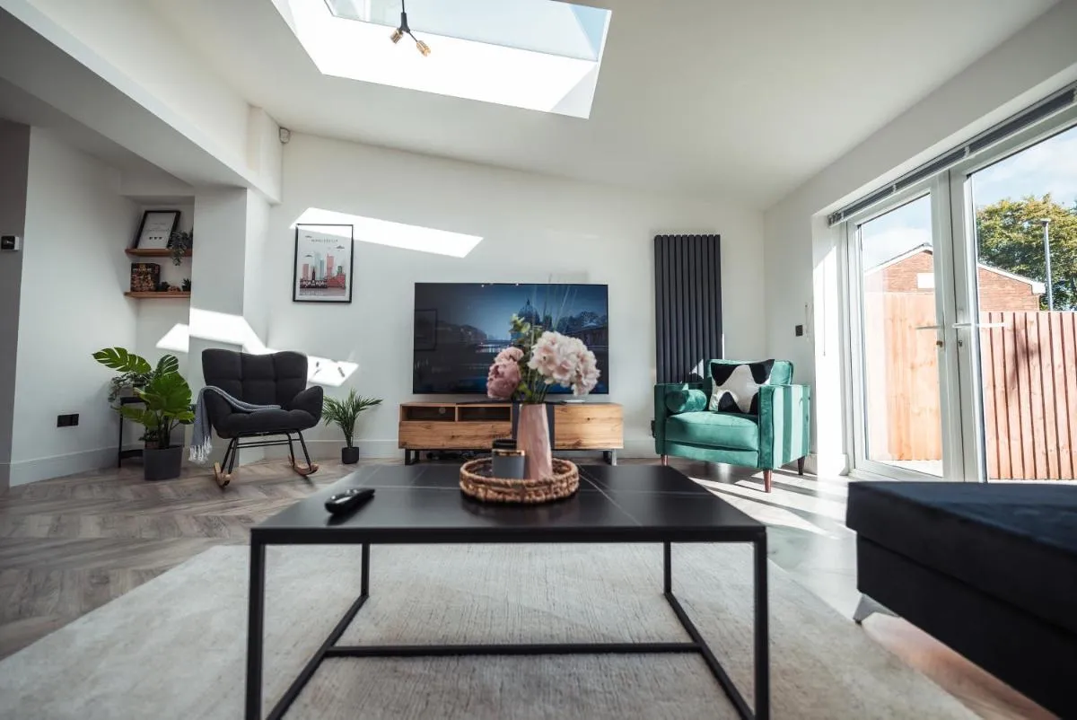 Image 4 of Exquisite 6 Bedroom Luxury Home Manchester