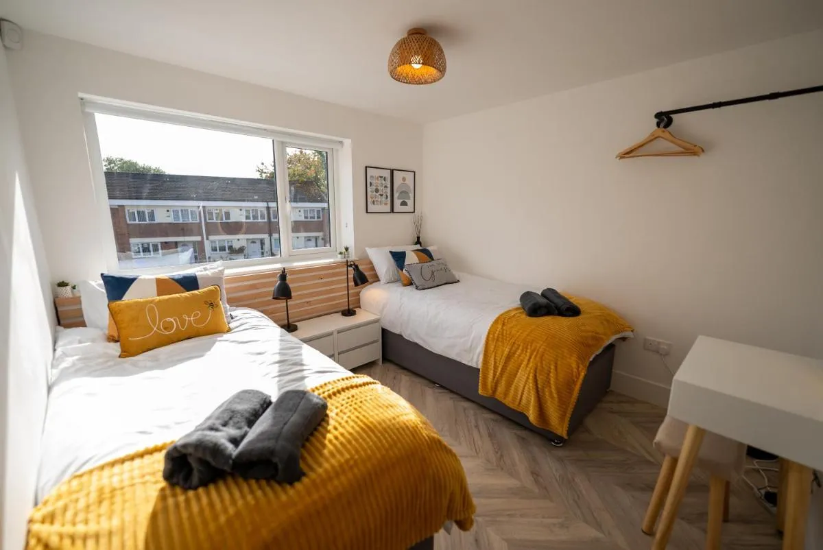Image 1 of Exquisite 6 Bedroom Luxury Home Manchester