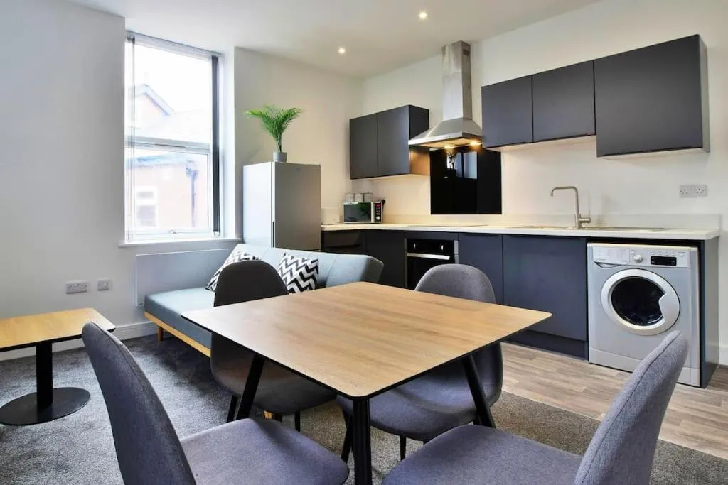 Image of FREE PARKING – Charming 2-BR Flat near Salford Royal