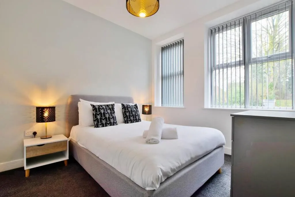 Image 6 of FREE PARKING – Spacious 2-BR close to Salford Royal