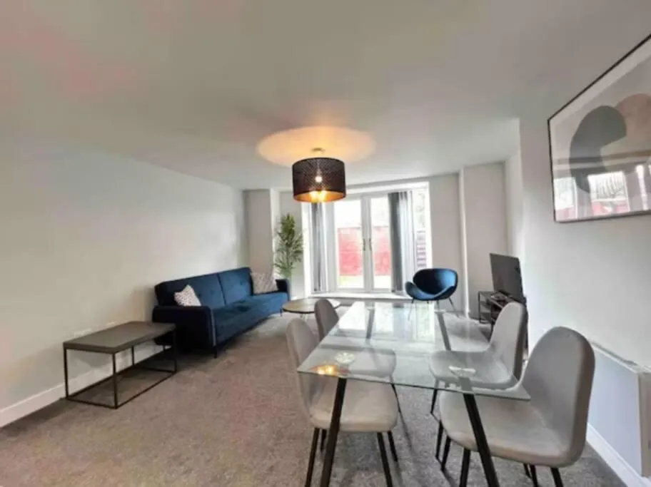 Image of FREE PARKING – Stunning 2-BR near Salford Royal
