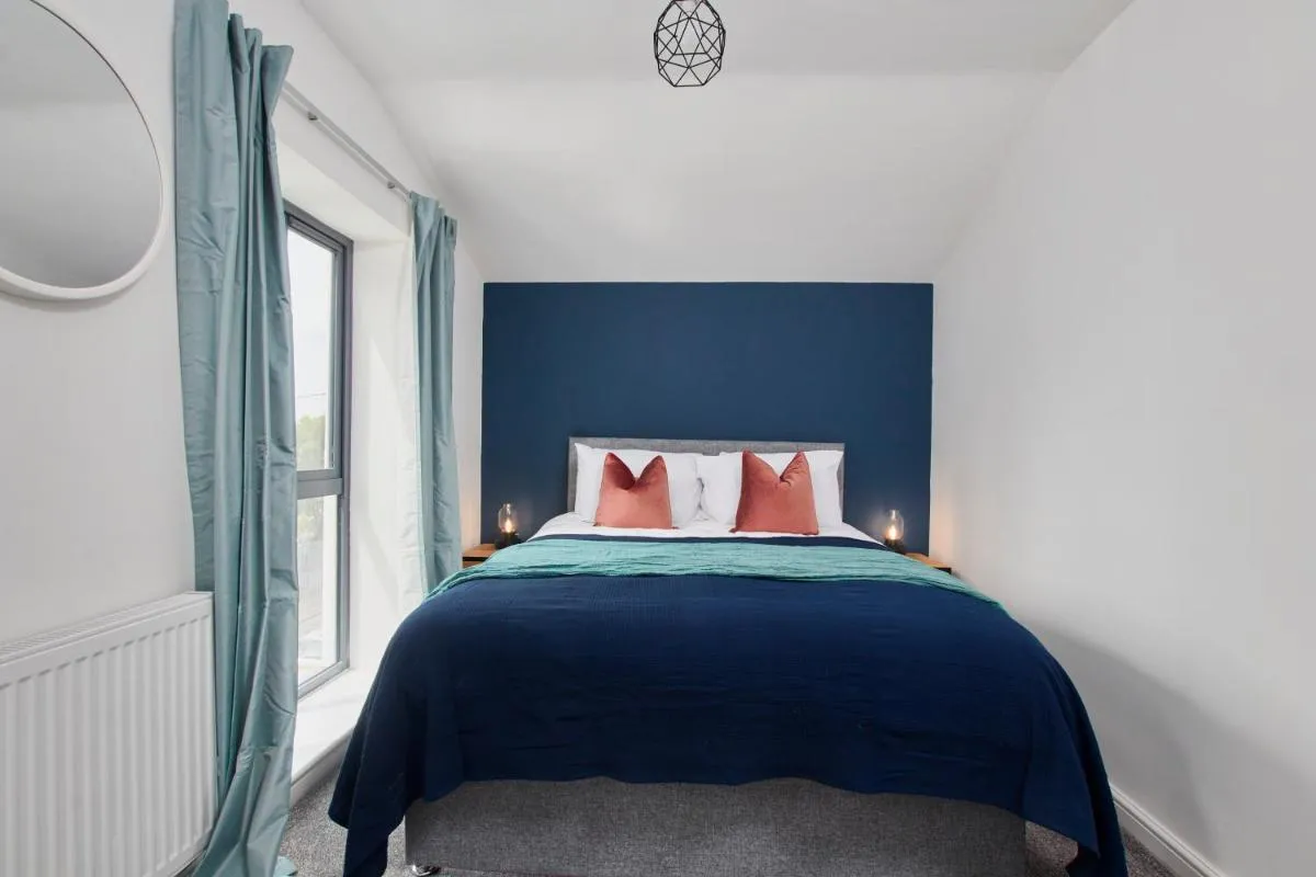 Image 1 of Fabulous 5 Bed House w Parking