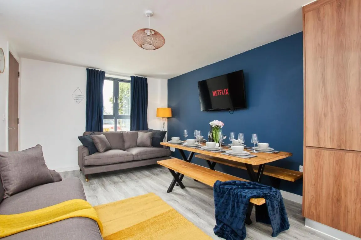 Image of Fabulous 5 Bed House w Parking