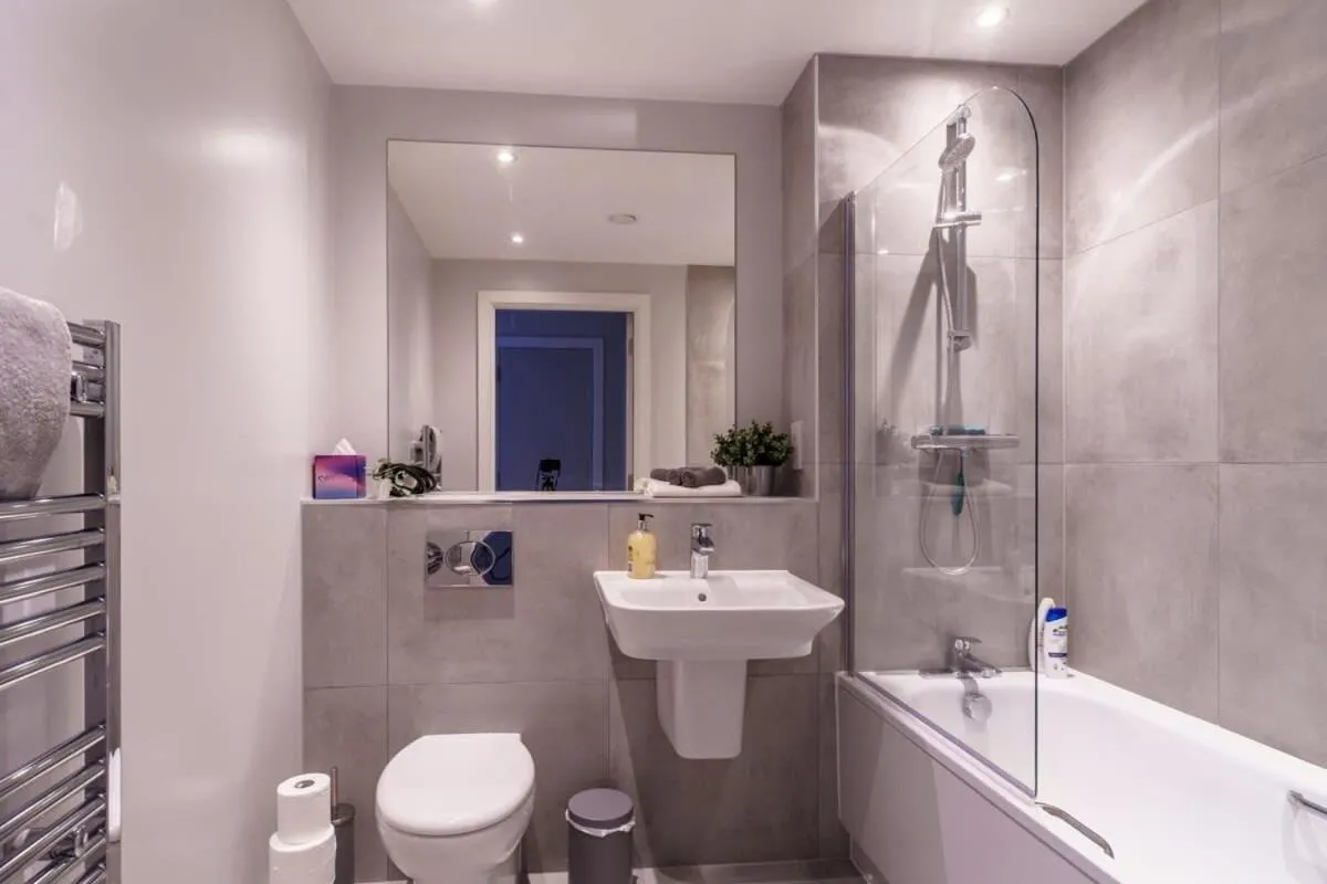 Image 6 of Fantastic 3 Bedroom Manchester Apartment