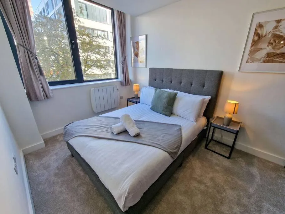 Image 5 of Free Parking: Old Trafford Apartment