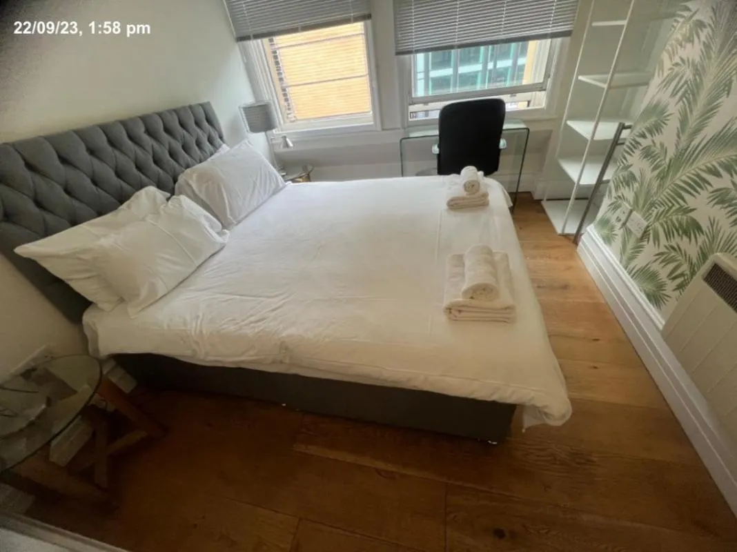Image 4 of Gorgeous & Centrally Located 2BD Flat Manchester!