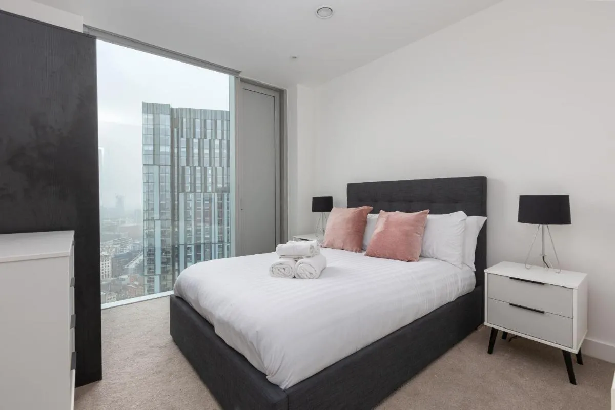 Image 4 of Greengate