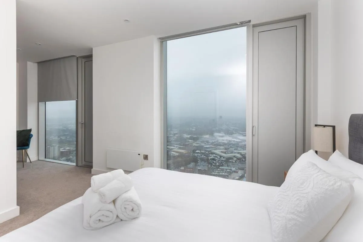 Image 2 of Greengate