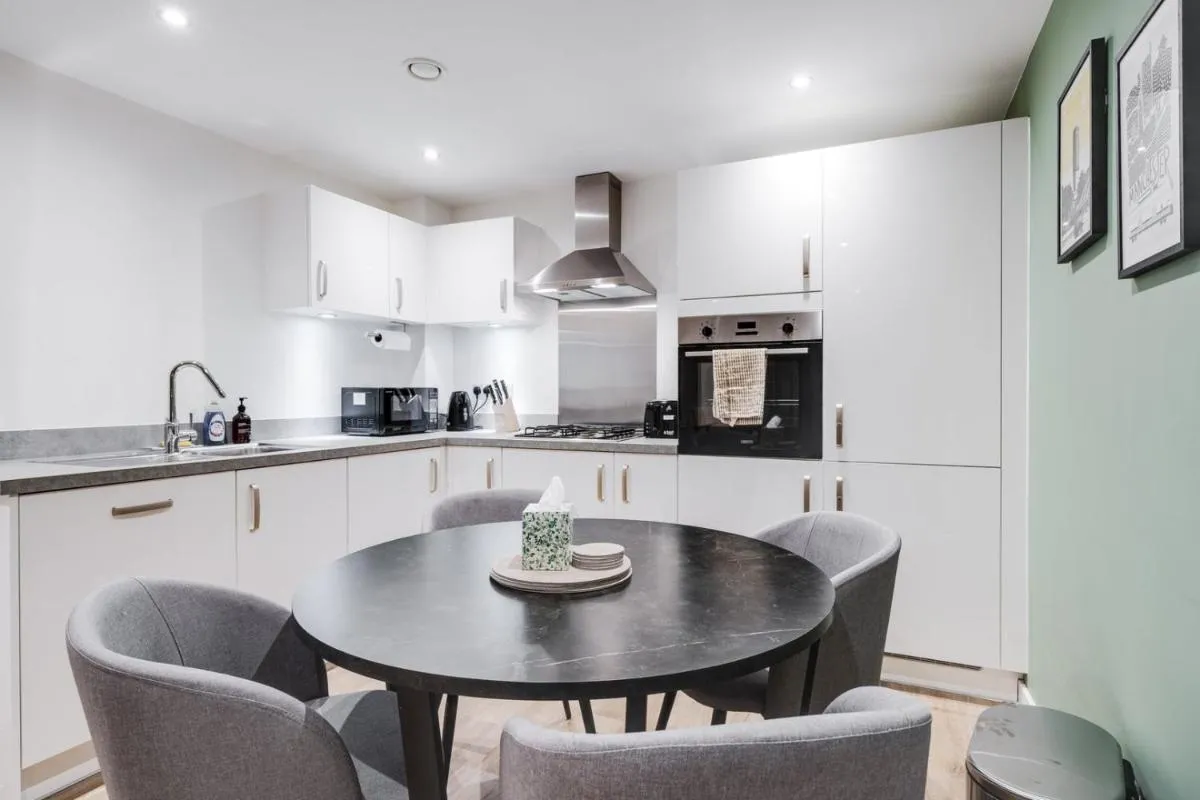 Image 3 of GuestReady – Stello Old Trafford Oasis