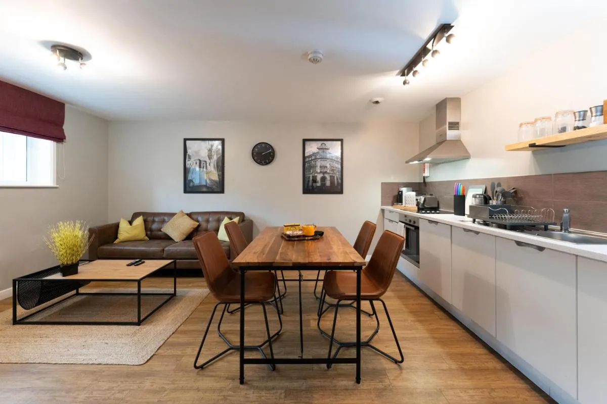 Image 2 of High Street Town House