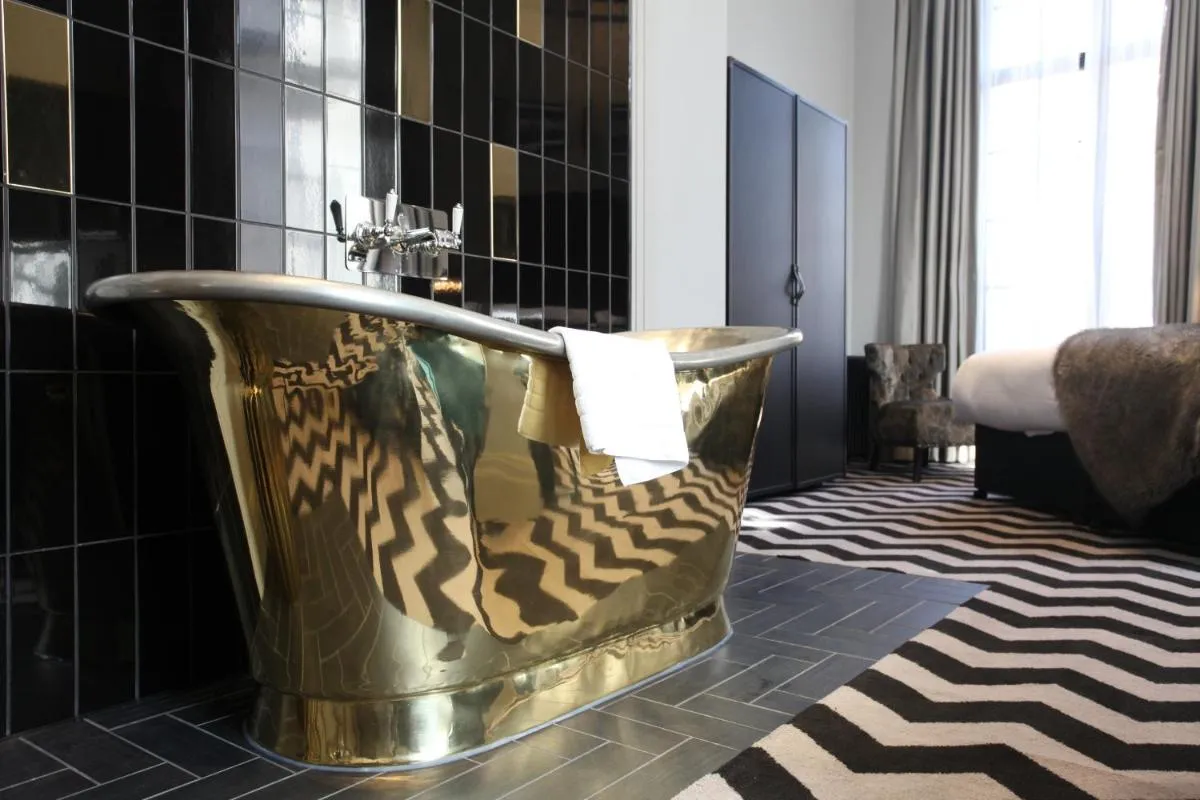 Image 2 of Hotel Gotham