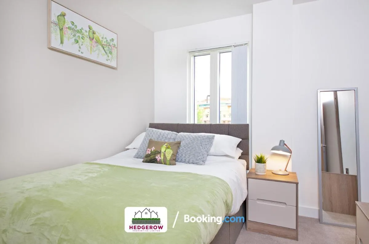 Image 6 of LAST MIN LONG-TERM 4GUESTS! ENJOY Modern,Minimal and ELEGANT Deluxe 2 Bed 2 Bath Manchester City Centre Apartment By Hedgerow Properties Limited ll