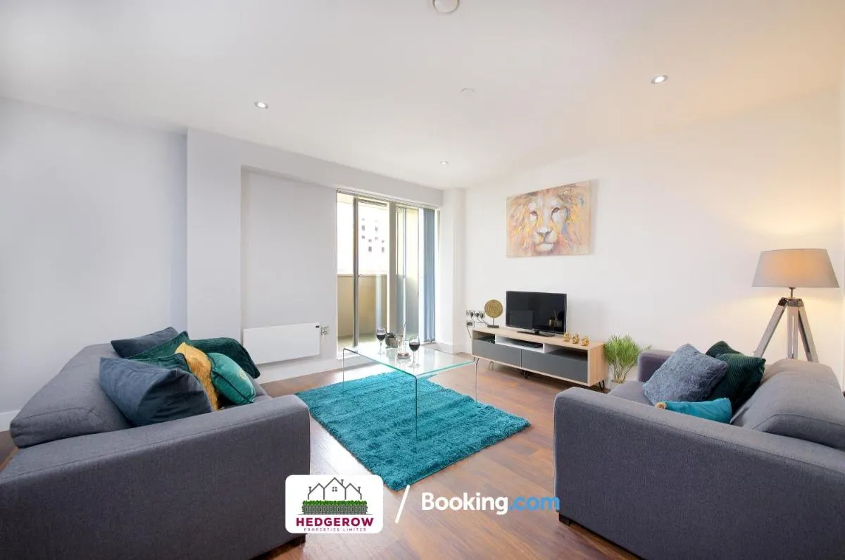 Image 4 of LAST MIN LONG-TERM 4GUESTS! ENJOY Modern,Minimal and ELEGANT Deluxe 2 Bed 2 Bath Manchester City Centre Apartment By Hedgerow Properties Limited ll