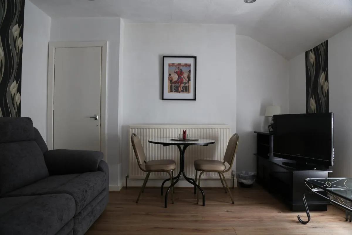 Image 2 of La Suisse Serviced Apartments