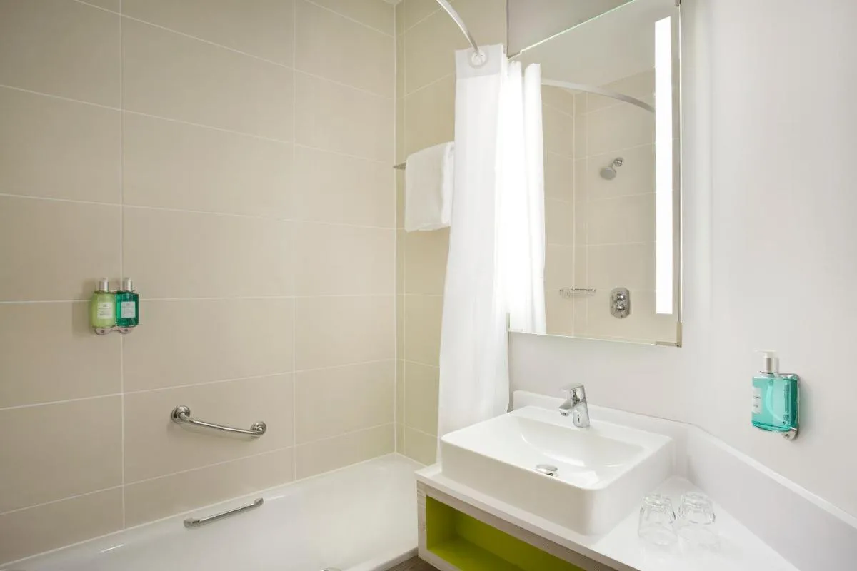 Image 2 of Leonardo Hotel Manchester Central