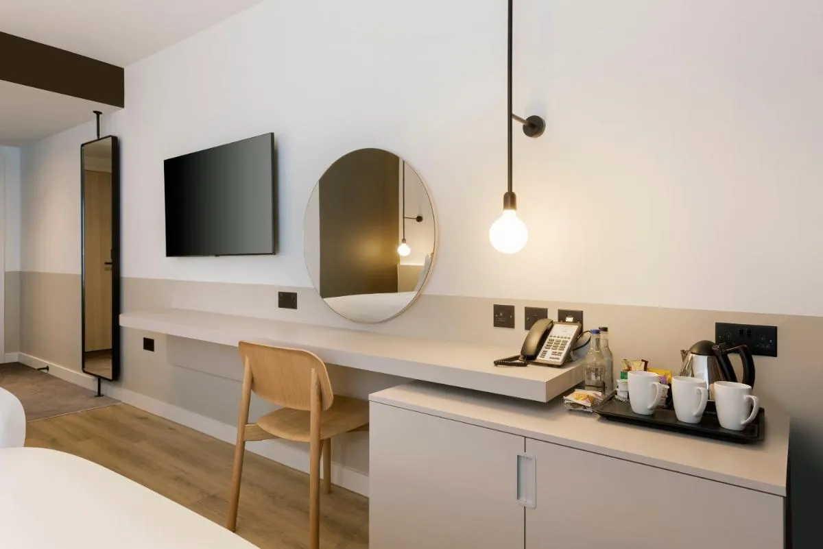 Image 2 of Leonardo Hotel Manchester Piccadilly