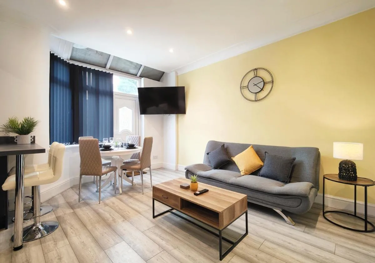 Image 4 of Lindsay House – South Manchester Stylish Townhouse With Free Parking