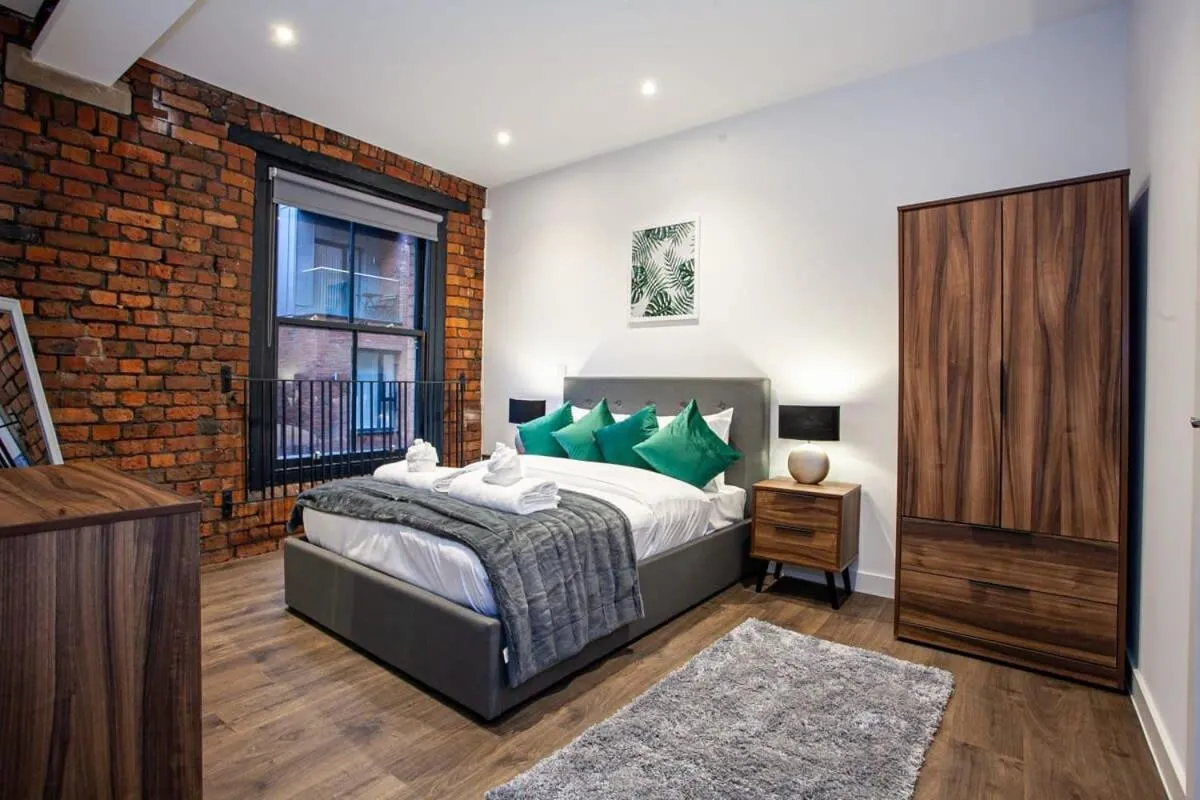 Image 5 of Lovely 1 Bed Apartment in Converted Printing Press