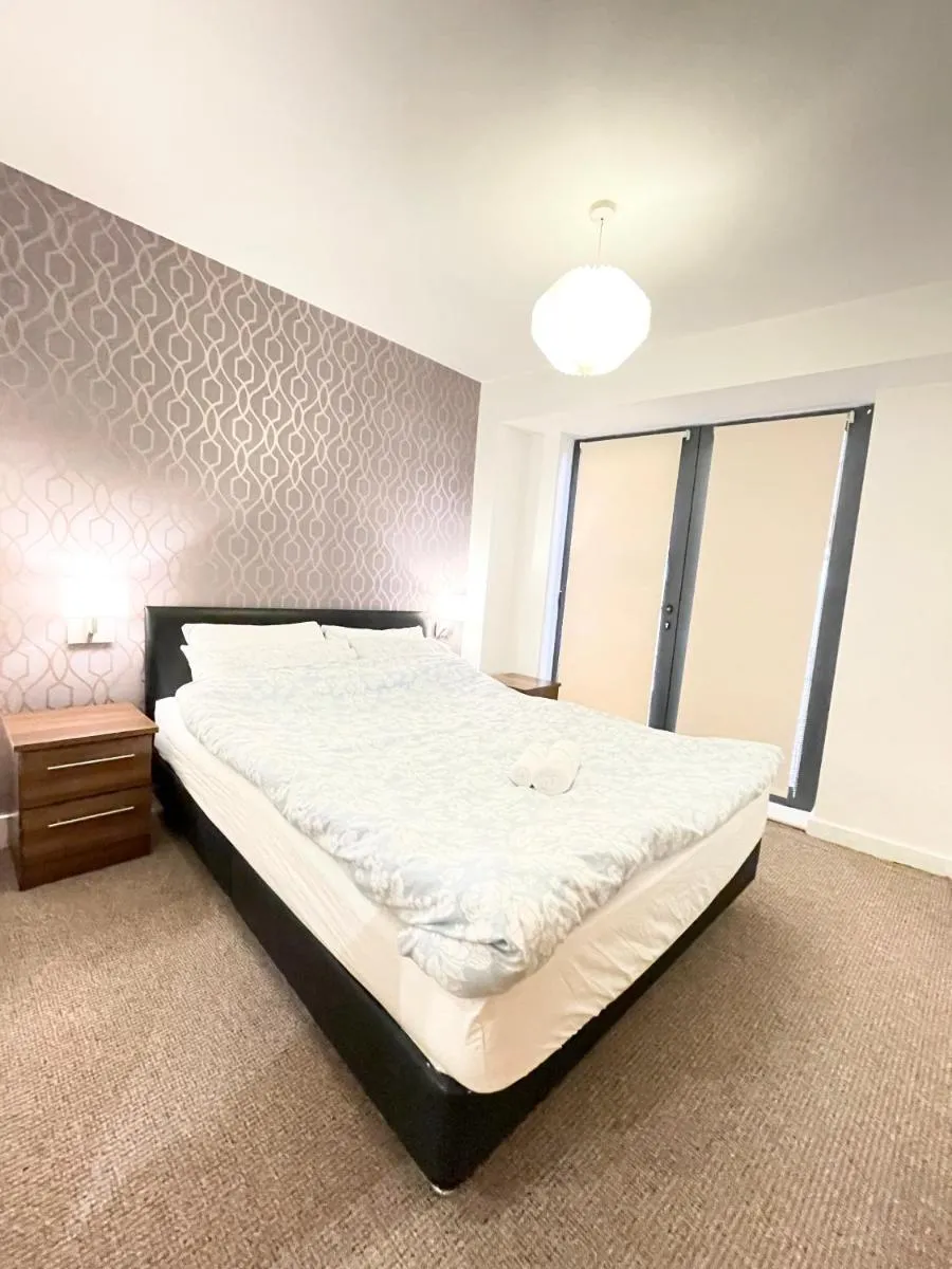 Image 6 of Lovely 2 – bedroom condo in Manchester City centre